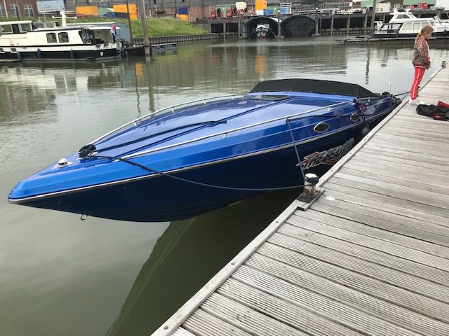 Checkmate 32 feet 2 x Mercruiser 7,4 liter V 8